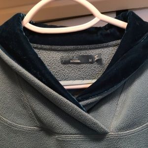 Prana light green medium fleece